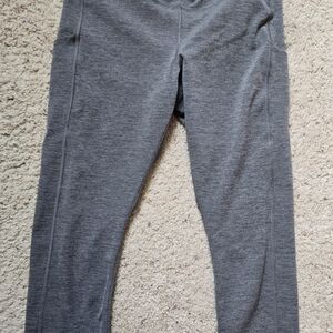 Athleta Womens Ultimate STASH Pocket Heather Gray Capris MEDIUM
